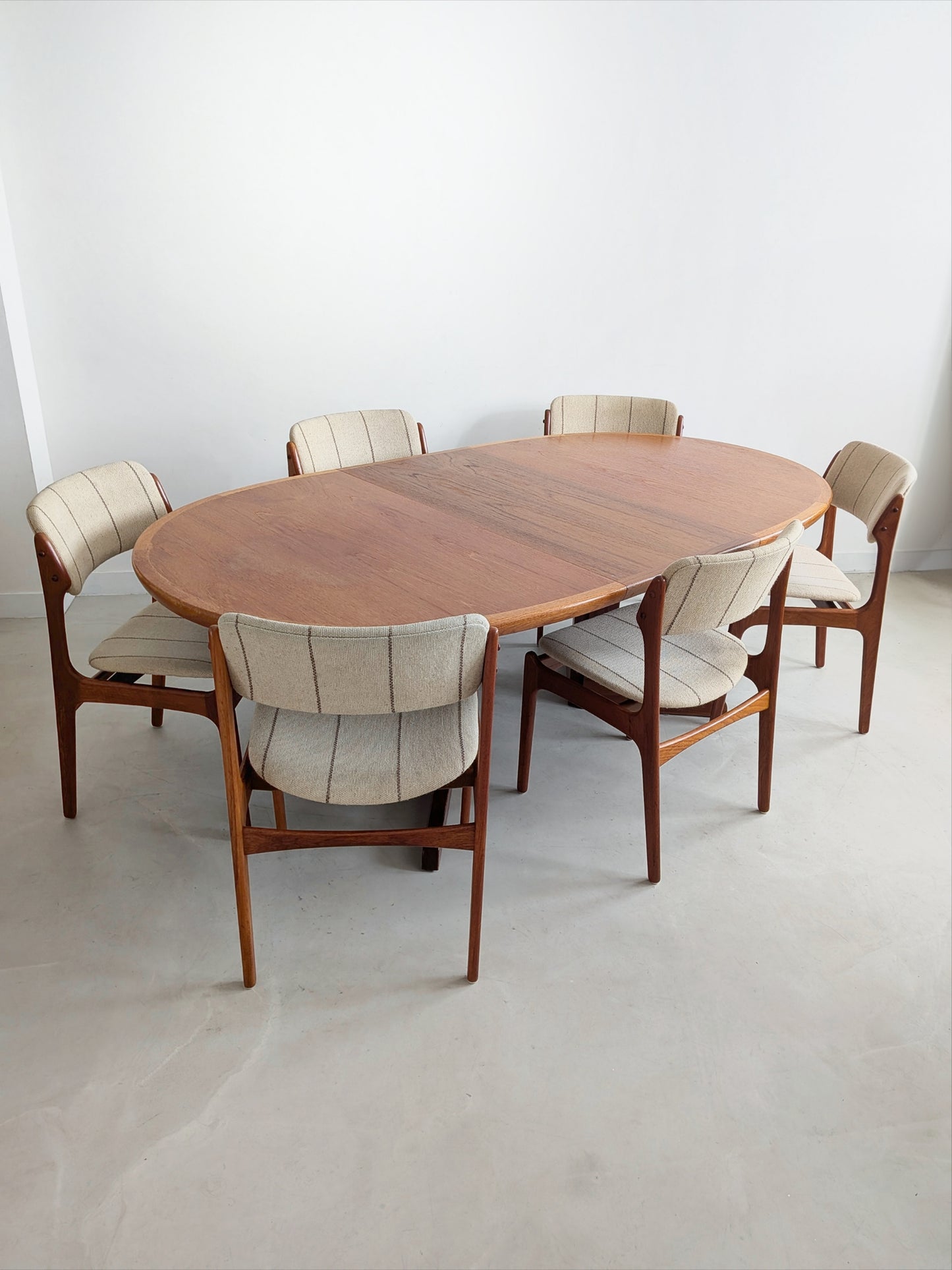 Set of 6 'Model 49' Dining Chairs by Erik Buck for Oddense Maskinsnedkeri 1960's