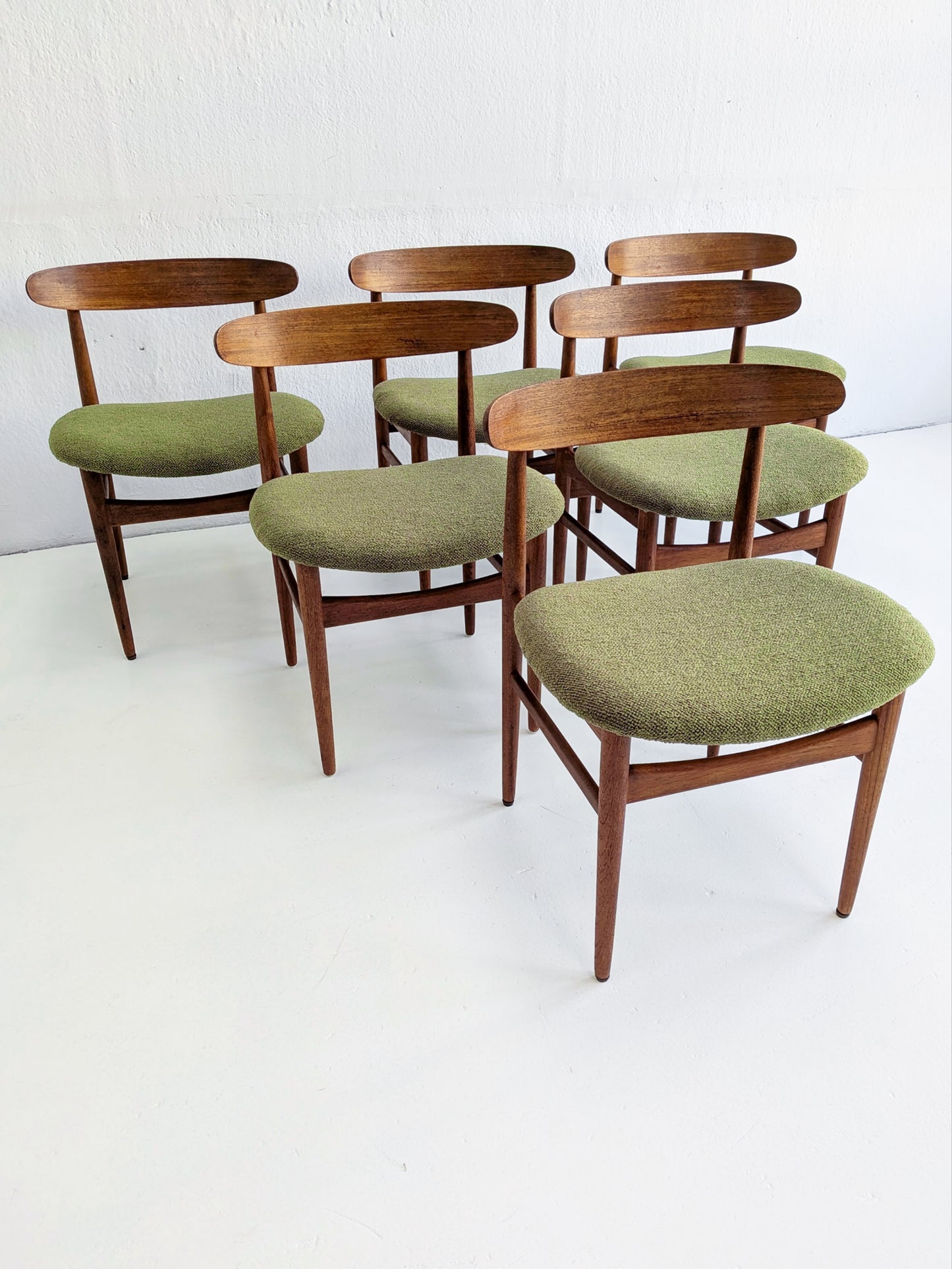 Set of 6 Midcentury Dining Chairs 1960s