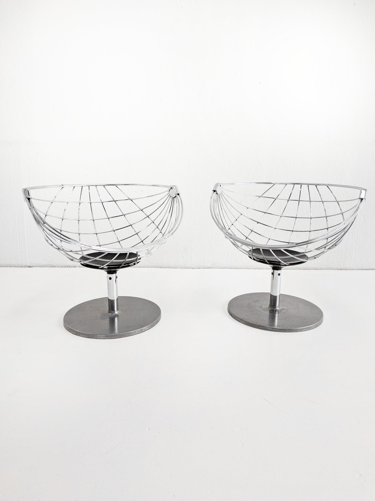 Set of 2 'Atomic Ball' Chairs by Rudi Verelst for Novalux 1970s